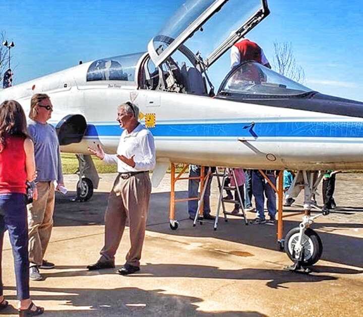 Astronaut Terry Wilcut speaks to visitors